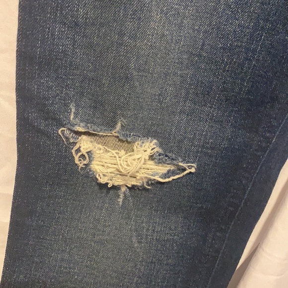 Hollister Ripped Jeans - Picture 6 of 9